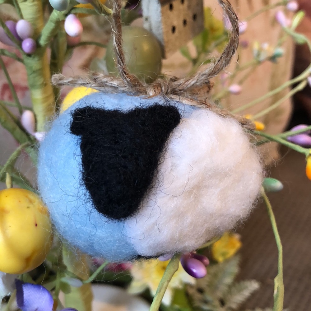 Handmade needle felted Easter egg spring sheep ornament collectable decoration